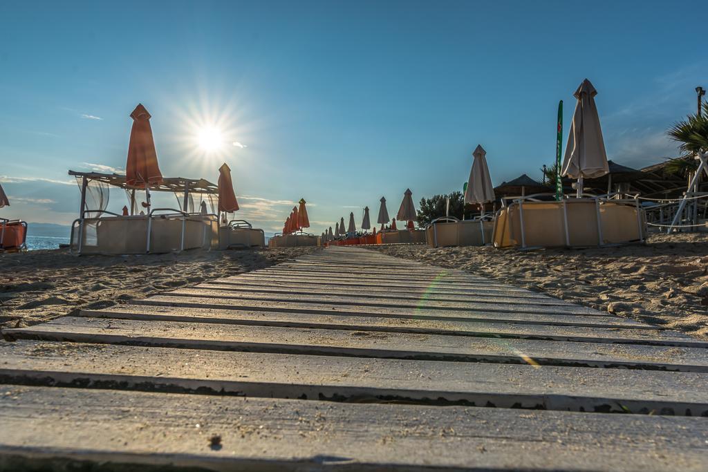 Hotel Akti Ouranoupoli Beach Resort Exterior photo